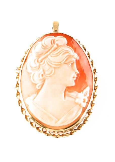 9CT GOLD MOUNTED CARVED CAMEO DRESS BROOCH at Ross's Online Art Auctions