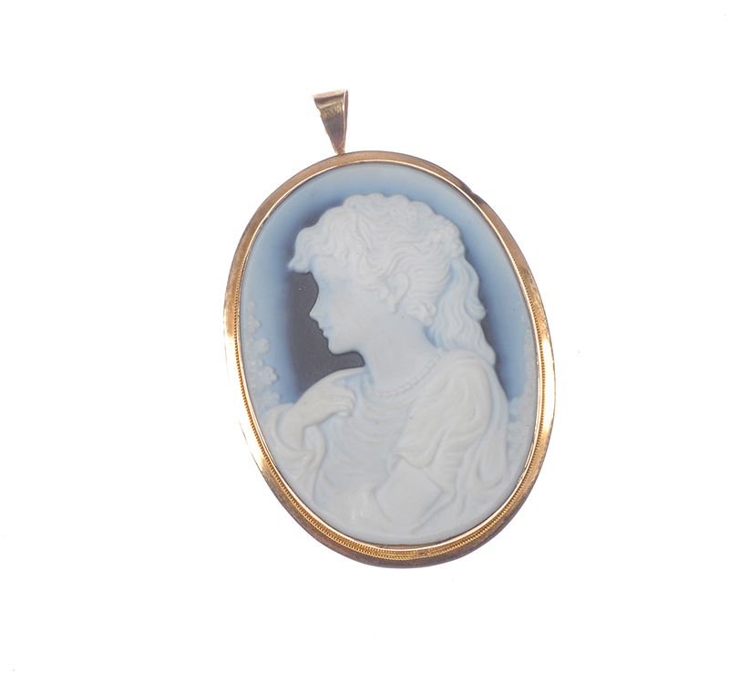 9 CARAT GOLD OVAL CARVED STONE CAMEO at Ross's Online Art Auctions