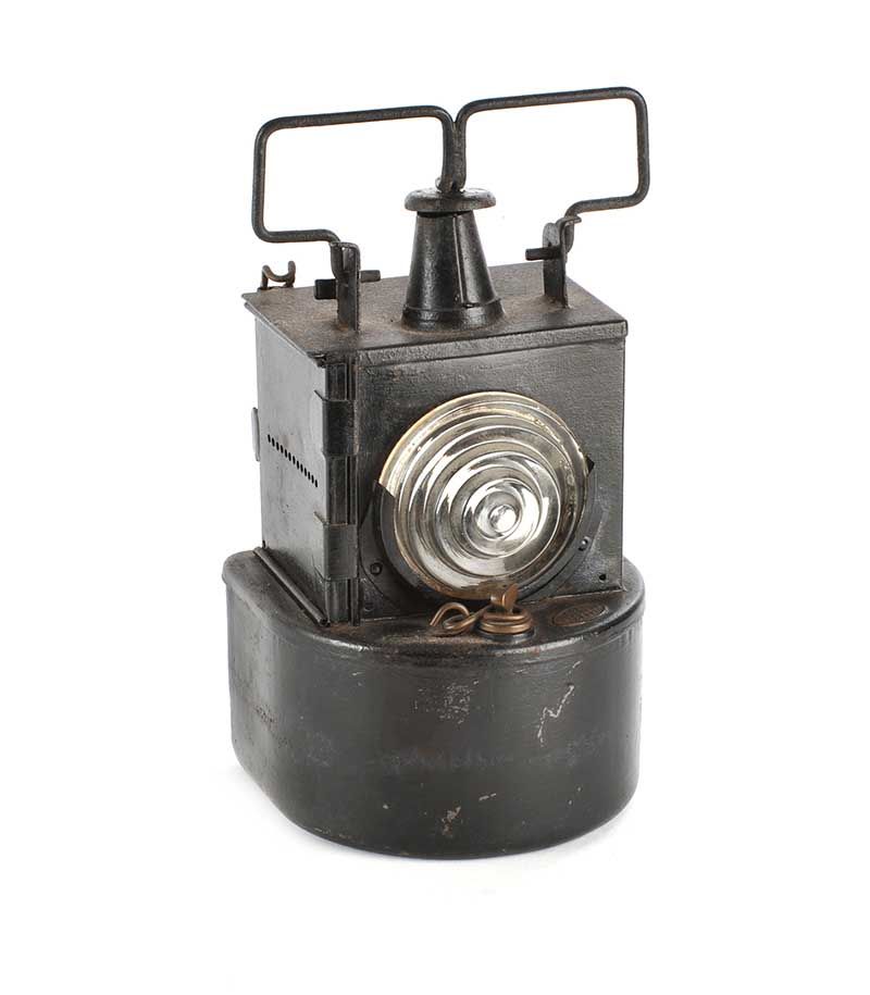 RAILWAY LAMP at Ross's Online Art Auctions