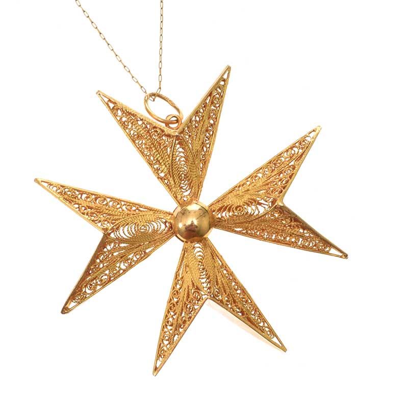 18CT GOLD MALTESE CROSS ON A CHAIN