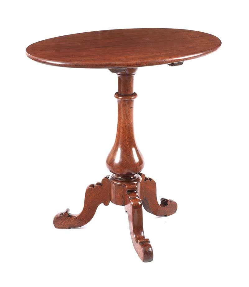 VICTORIAN OVAL LAMP TABLE at Ross's Online Art Auctions