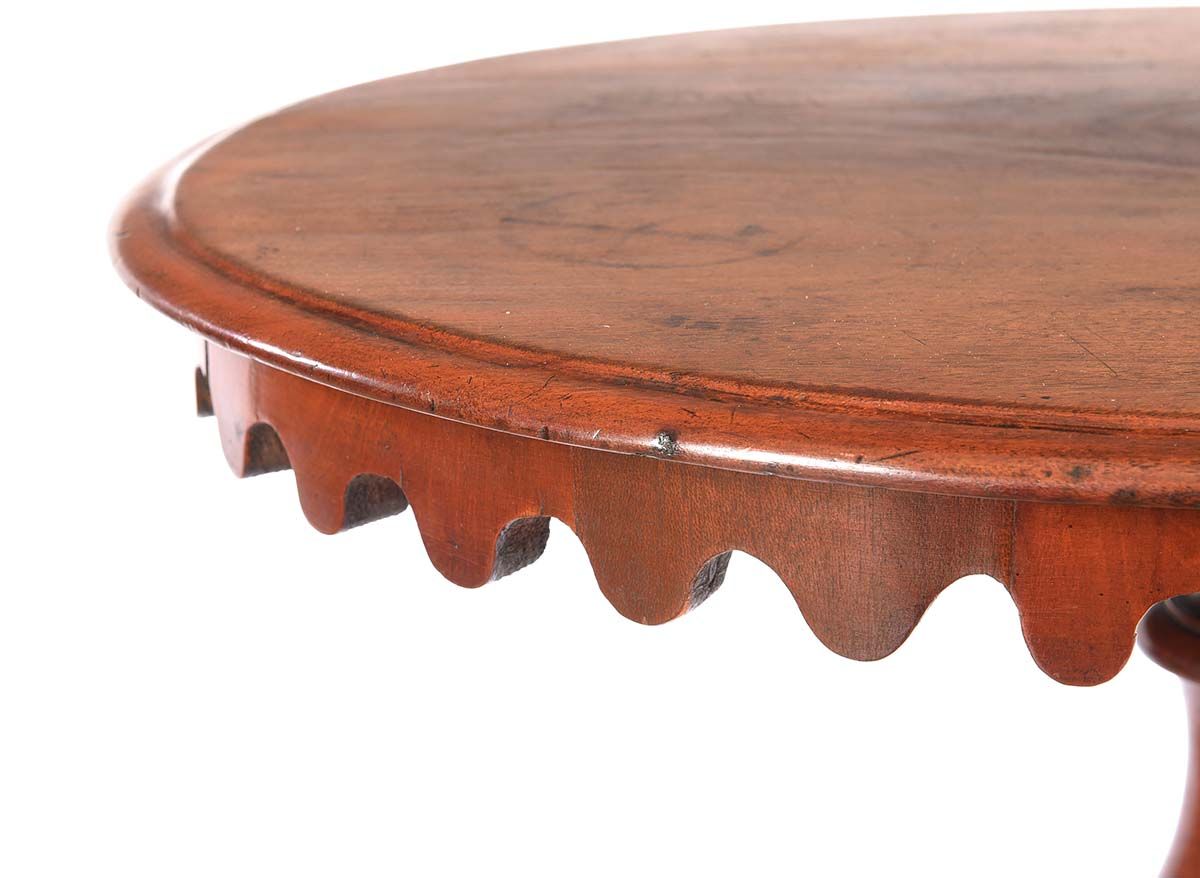 VICTORIAN OVAL MAHOGANY LAMP TABLE at Ross's Online Art Auctions
