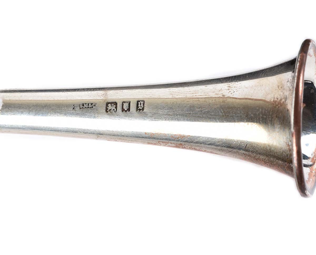 SILVER HUNTING HORN at Ross's Online Art Auctions