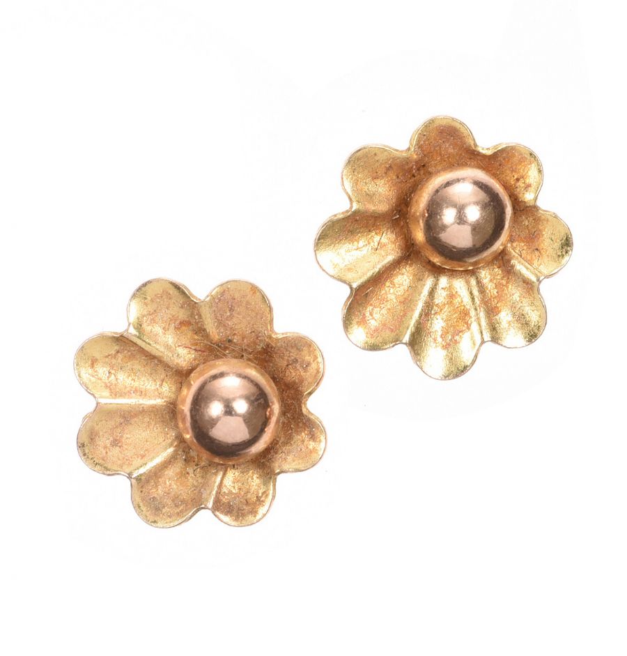9CT GOLD FLORAL STUD EARRINGS
