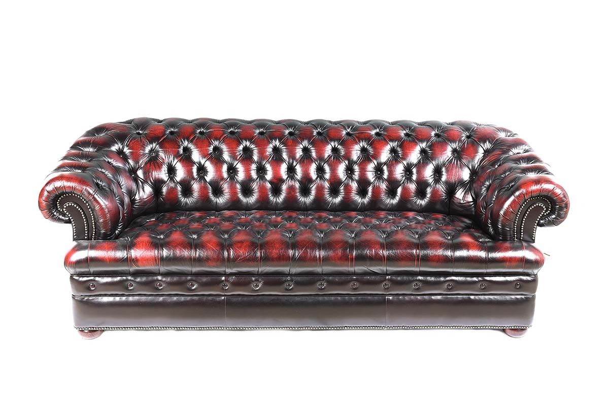 OX BLOOD DEEP BUTTONED LEATHER SETTEE at Ross's Online Art Auctions