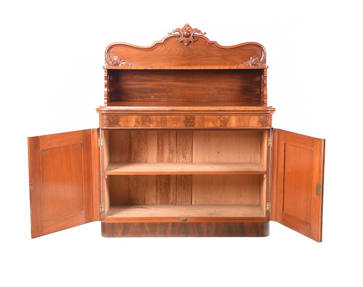 VICTORIAN MAHOGANY CHIFFONIER at Ross's Online Art Auctions
