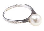 STERLING SILVER PEARL RING at Ross's Online Art Auctions